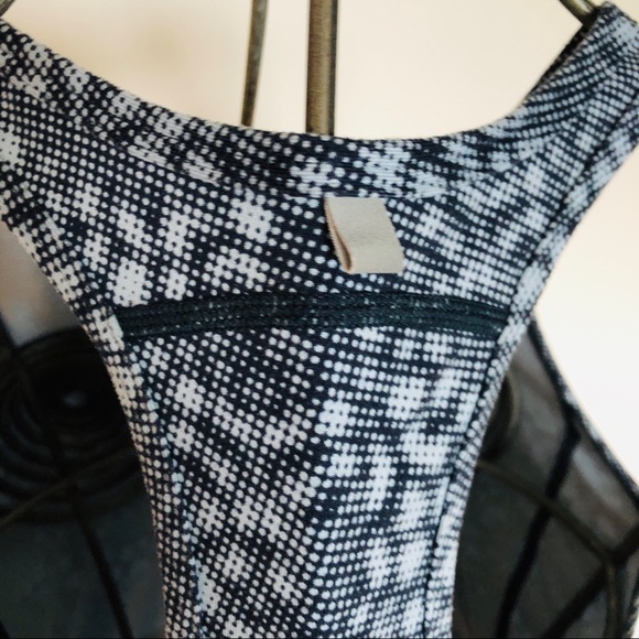 Nike Dri-fit workout tank. Sz small - Picture 4 of 5